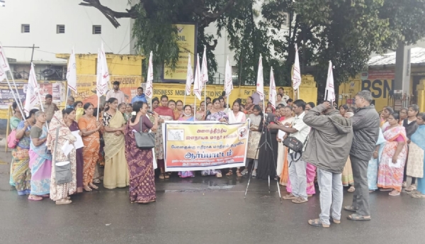 Protest in Coimbatore against drugs organized by the Democratic Mothers Association.
