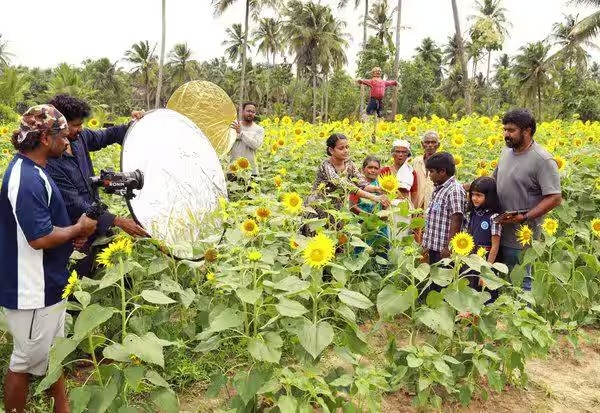 கேரளாவில் கொரோனா கால சம்பவத்தை மையப்படுத்தி கிராம மக்கள் தயாரித்து நடிக்கும் திரைப்படம்