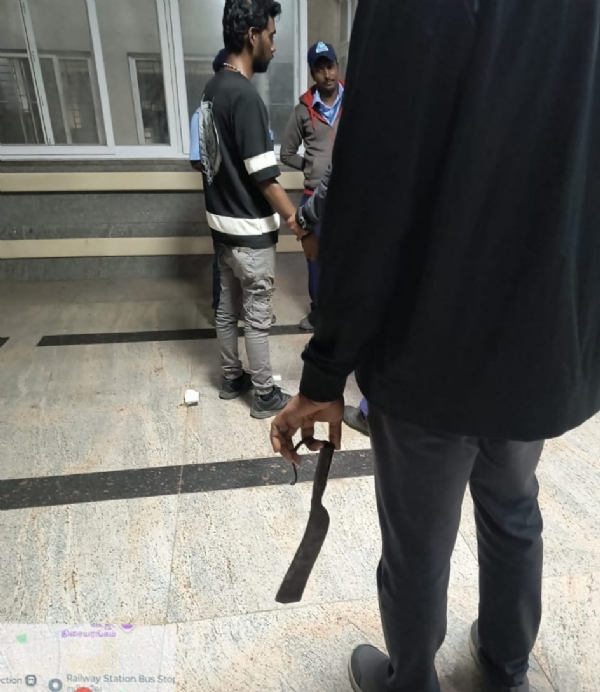 Drug addicts trespassing into Coimbatore government hospital: Entry with weapons raises safety concerns for patients and staff — Shocking CCTV footage released.