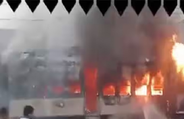 அமிர்தசரஸ் விரைவு ரயிலில் திடீரென தீப்பற்றியதால் பரபரப்பு