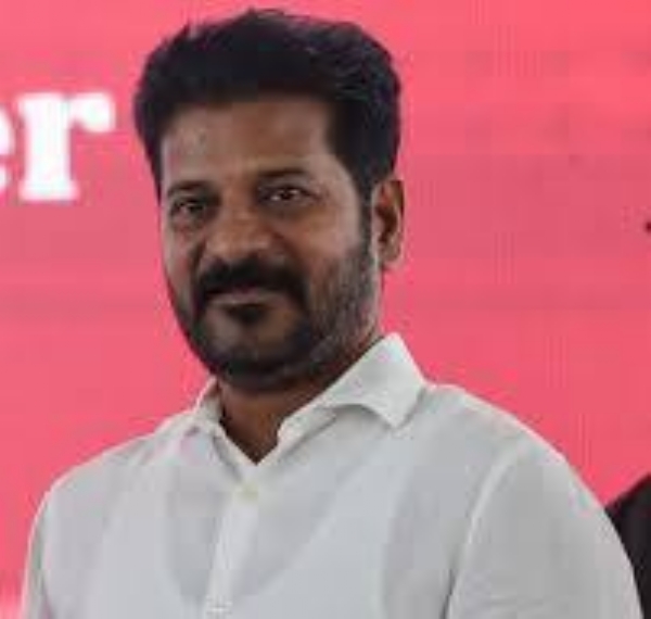 பெற்றோரை அரசு ஊழியர்கள் புறக்கணித்தால் அவர்களது சம்பளத்தில் 10 முதல் 15 சதவீதம் வரை குறைக்க புதிய சட்டம் கொண்டு வரும் தெலுங்கானா அரசு