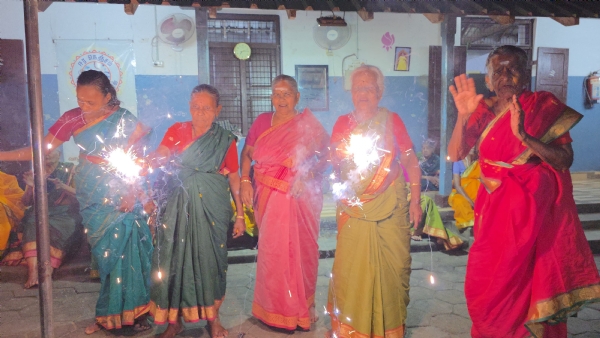 At the Eeranenjam Old Age Home for the Destitute in Coimbatore, the elderly joyfully celebrated Diwali by bursting firecrackers and dancing with happiness.