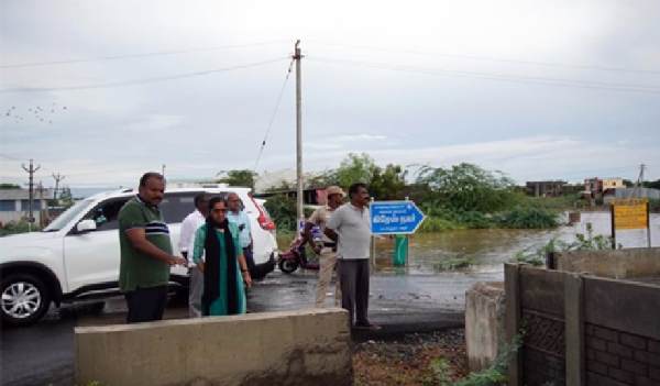 தூத்துக்குடியில் மழைநீர் தேங்கிய பகுதிகளில் மேயர் ஜெகன் பெரியசாமி ஆய்வு