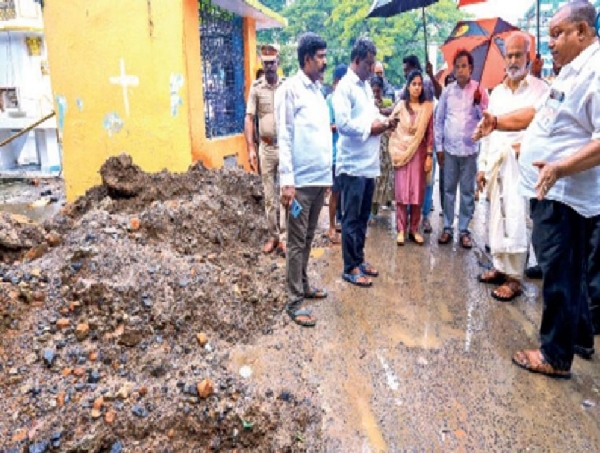 கழிவுநீர் உந்து நிலையங்களில் அமைச்சர் சேகர்பாபு ஆய்வு