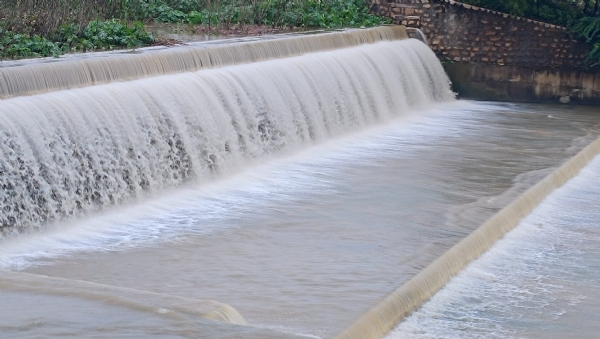 The northeast monsoon has intensified in Tamil Nadu: Heavy rain lashes Coimbatore — water inflow in the Noyyal River increases, causing it to overflow its banks!