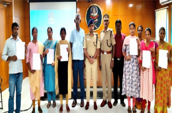 தூத்துக்குடியில் 7 பேருக்கு கருணை அடிப்படையில் அரசு வேலை - பணி நியமன ஆணைகளை எஸ்.பி ஆல்பர்ட் ஜான் வழங்கினார்