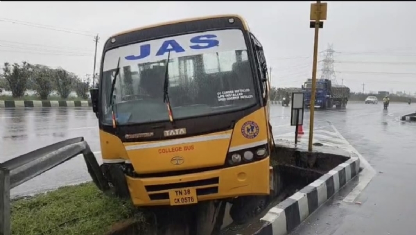 A school vehicle ran out of control in Coimbatore and crashed into a road divider — five people miraculously escaped unhurt, while one student was seriously injured. Public allege that the accident occurred due to poor maintenance of the vehicle!