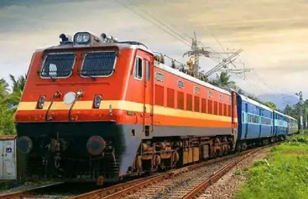 பெங்களூரு- சென்னை சென்டிரல் இடையிலான விரைவு ரெயில் சேவையில் மாற்றம் - தெற்கு ரயில்வே அறிவிப்பு