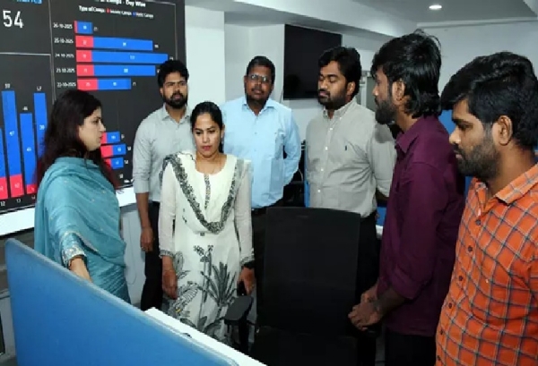 சென்னையில் மழைநீர் வடிகால் பணிகளைப் பார்வையிட்டு மேயர் பிரியா ஆய்வு சென்னையில் மழைநீர் வடிகால் பணிகளைப் பார்வையிட்டு மேயர் பிரியா ஆய்வு