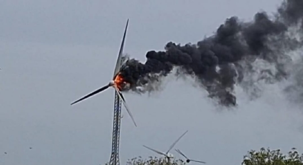 Due to poor maintenance, a windmill in Coimbatore caught fire, causing concern among the public. Locals have urged authorities to improve safety measures for these wind turbines Due to poor maintenance, a windmill in Coimbatore caught fire, causing concern among the public. Locals have urged authorities to improve safety measures for these wind turbines