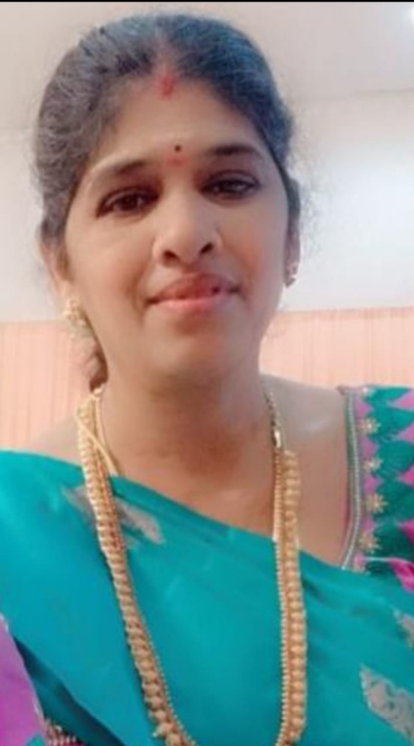 Wife of former AIADMK district councillor murdered in Coimbatore; driver surrenders at police station – investigation underway. Wife of former AIADMK district councillor murdered in Coimbatore; driver surrenders at police station – investigation underway.