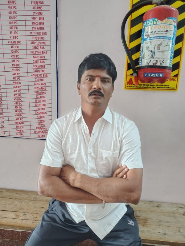 Wife of former AIADMK district councillor murdered in Coimbatore; driver surrenders at police station – investigation underway. Wife of former AIADMK district councillor murdered in Coimbatore; driver surrenders at police station – investigation underway.