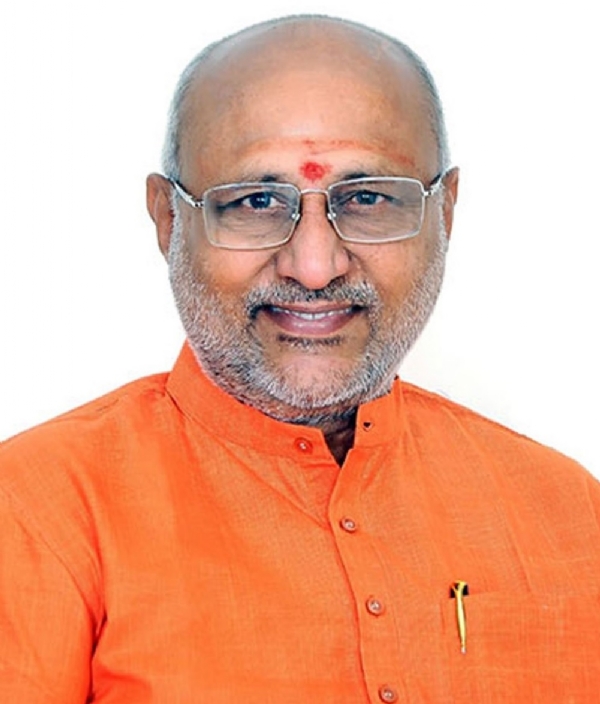 துணைத் தலைவர் ராதாகிருஷ்ணன் துணைத் தலைவர் ராதாகிருஷ்ணன்