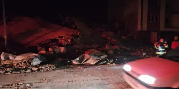 துருக்கியில் நேற்று நள்ளிரவு 6.1 ரிக்டர் அளவில் நிலநடுக்கம்