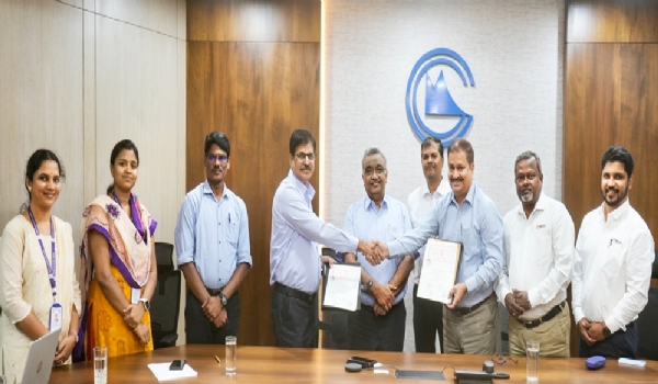 சென்னை மெட்ரோ இரயிலின் கதவில் சிக்கிக்கொண்டு இழுத்துச் செல்வதைத் தடுக்க புதிய ஒப்பந்தம் கையெழுத்து சென்னை மெட்ரோ இரயிலின் கதவில் சிக்கிக்கொண்டு இழுத்துச் செல்வதைத் தடுக்க புதிய ஒப்பந்தம் கையெழுத்து