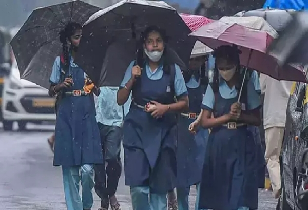 மழை முன்னெச்சரிக்கை நடவடிக்கையாக இன்று சென்னையில் பள்ளிகளுக்கு விடுமுறை அறிவிப்பு