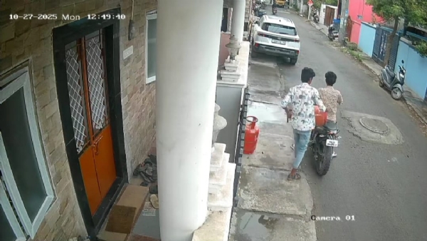 Cylinder thieves shouting “Hang him, hang him” in an act of mockery – shocking CCTV footage goes viral on social media in Coimbatore, leaving local residents in fear.
