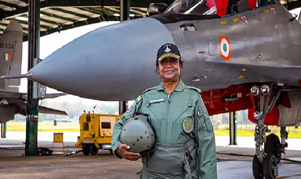 ரபேல் போர் விமானத்தில் ஜனாதிபதி திரவுபதி முர்மு பயணம் ரபேல் போர் விமானத்தில் ஜனாதிபதி திரவுபதி முர்மு பயணம்