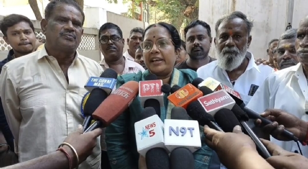 Coimbatore MLA and BJP National Women’s Wing President Vanathi Srinivasan stated that the police explanation regarding the youths who trespassed into the Vice President’s security zone is unacceptable. Coimbatore MLA and BJP National Women’s Wing President Vanathi Srinivasan stated that the police explanation regarding the youths who trespassed into the Vice President’s security zone is unacceptable.