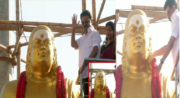 மதுரையில் முதல்வர் ஸ்டாலின் முத்துராமலிங்கத் தேவர் சிலைக்கு மரியாதை செலுத்தினார் மதுரையில் முதல்வர் ஸ்டாலின் முத்துராமலிங்கத் தேவர் சிலைக்கு மரியாதை செலுத்தினார்