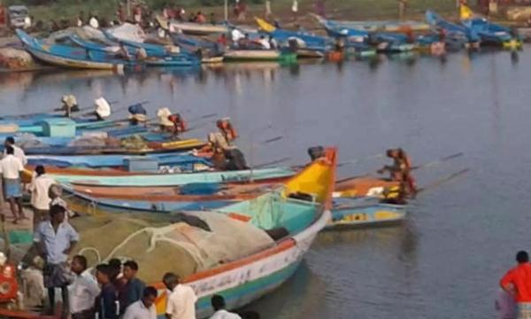 எல்.வி.எம்.3 ராக்கெட் ஏவப்படுவதை முன்னிட்டு பழவேற்காடு மீனவர்கள் 2-ந்தேதி மீன்பிடிக்க தடை - மீன்வளத்துறை அறிவிப்பு எல்.வி.எம்.3 ராக்கெட் ஏவப்படுவதை முன்னிட்டு பழவேற்காடு மீனவர்கள் 2-ந்தேதி மீன்பிடிக்க தடை - மீன்வளத்துறை அறிவிப்பு