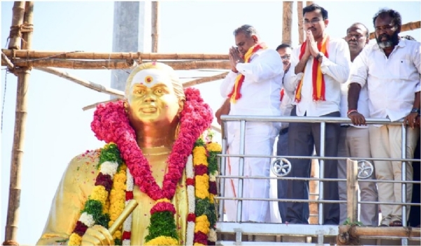 118-வது தேவர் ஜெயந்தி விழா - மதுரையில் தேவர் சிலைக்கு தவெக பொதுச் செயலாளர் புஸ்ஸி ஆனந்த் மரியாதை 118-வது தேவர் ஜெயந்தி விழா - மதுரையில் தேவர் சிலைக்கு தவெக பொதுச் செயலாளர் புஸ்ஸி ஆனந்த் மரியாதை