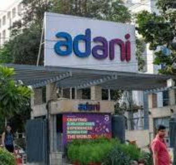 நேற்று ஒரே நாளில் ரூ.48,550 கோடி ஈட்டிய அதானி குழுமம் நேற்று ஒரே நாளில் ரூ.48,550 கோடி ஈட்டிய அதானி குழுமம்