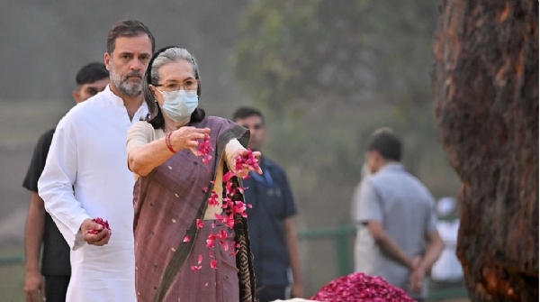 இன்று முன்னாள் பிரதமர் இந்திரா காந்தியின்  41வது நினைவு தினம்  - காங்கிரஸ் தலைவர்கள் மரியாதை இன்று முன்னாள் பிரதமர் இந்திரா காந்தியின்  41வது நினைவு தினம்  - காங்கிரஸ் தலைவர்கள் மரியாதை