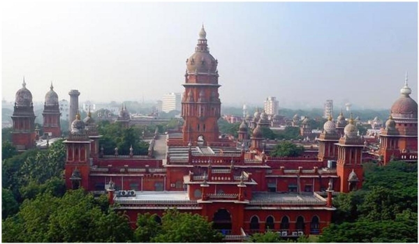 பள்ளிக்கரணை சதுப்பு நிலப் பகுதியில் குடியிருப்பு வளாகம் கட்டும் பணி மேற்கொள்ளக் கூடாது - நீதிமன்றம் உத்தரவு பள்ளிக்கரணை சதுப்பு நிலப் பகுதியில் குடியிருப்பு வளாகம் கட்டும் பணி மேற்கொள்ளக் கூடாது - நீதிமன்றம் உத்தரவு