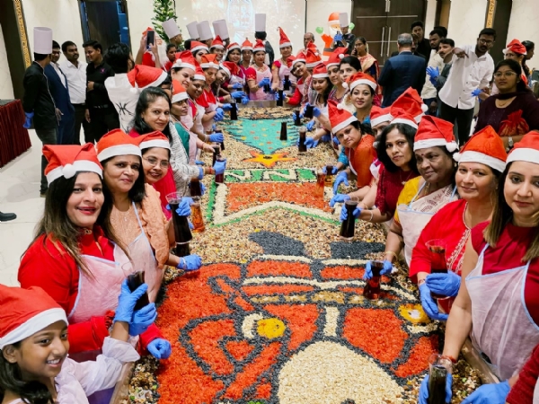 In connection with the Christmas festival, more than fifty women participated in a cake-mixing ceremony held at a private star hotel in Coimbatore, where they poured alcoholic beverages into dry fruits and celebrated the occasion. In connection with the Christmas festival, more than fifty women participated in a cake-mixing ceremony held at a private star hotel in Coimbatore, where they poured alcoholic beverages into dry fruits and celebrated the occasion.