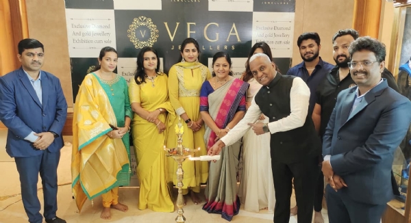 Vega Jewellery is organizing a dazzling gold jewellery exhibition for brides in Coimbatore on November 1 and 2. Vega Jewellery is organizing a dazzling gold jewellery exhibition for brides in Coimbatore on November 1 and 2.