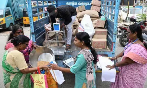 சென்னையில் நவ.3ம் தேதி முதல் 6ம் தேதி வரை முதியோருக்கு ரேஷன் பொருட்கள் வீட்டிற்கு வந்து விநியோகம் செய்யப்படும் - கூட்டுறவு சங்கம் அறிவிப்பு சென்னையில் நவ.3ம் தேதி முதல் 6ம் தேதி வரை முதியோருக்கு ரேஷன் பொருட்கள் வீட்டிற்கு வந்து விநியோகம் செய்யப்படும் - கூட்டுறவு சங்கம் அறிவிப்பு