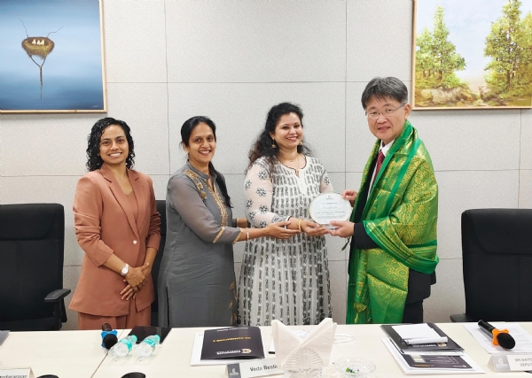 A delegation of business professionals from Japan recently held consultations with industrial representatives in Coimbatore. A delegation of business professionals from Japan recently held consultations with industrial representatives in Coimbatore.