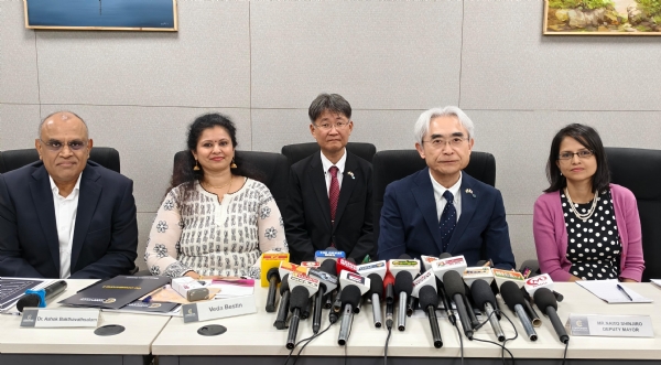 A delegation of business professionals from Japan recently held consultations with industrial representatives in Coimbatore. A delegation of business professionals from Japan recently held consultations with industrial representatives in Coimbatore.