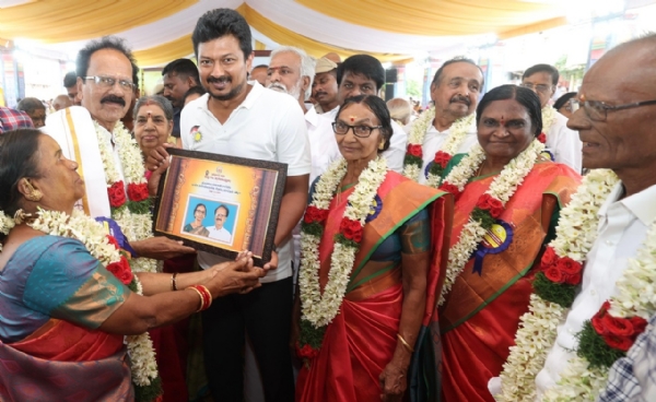 70 வயது பூர்த்தியடைந்த மூத்த தம்பதிகளுக்கு சிறப்பு செய்யும் திட்டம் - துணை முதல்வர் இன்று தொடங்கி வைத்தார் 70 வயது பூர்த்தியடைந்த மூத்த தம்பதிகளுக்கு சிறப்பு செய்யும் திட்டம் - துணை முதல்வர் இன்று தொடங்கி வைத்தார்