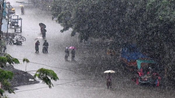 Heavy rain is likely to occur in one or two places in some districts of Tamil Nadu for the next 3 days starting today.