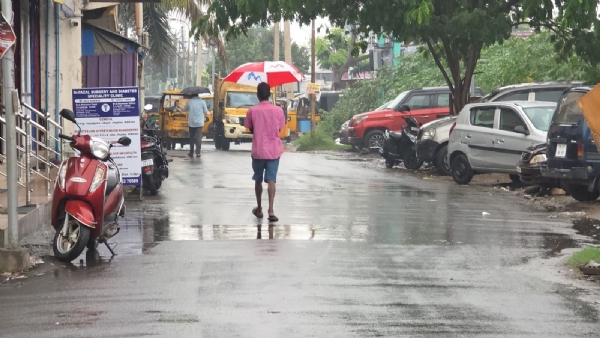 Northeast monsoon: Rain in some parts of Coimbatore city and suburban areas – The cool weather delights the public. Northeast monsoon: Rain in some parts of Coimbatore city and suburban areas – The cool weather delights the public.