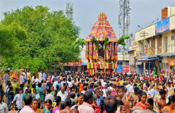 கோவில்பட்டி செண்பகவல்லி அம்மன் கோவிலில் ஐப்பசி திருக்கல்யாண தேரோட்டம் கோலாகலம்