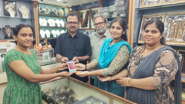 One gram of silver in the silver jewelry savings scheme for women who downloaded the Kavalan app. One gram of silver in the silver jewelry savings scheme for women who downloaded the Kavalan app.