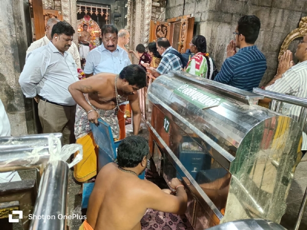 Devotees’ offerings collected from the hundial (donation box) at the Marudamalai Subramani Swamy Temple amounted to ₹1 crore 24 lakhs.