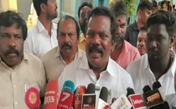 பீஹார் தேர்தலில் காங்கிரஸ் தோல்வி என்று சொல்ல முடியாது வெற்றி வாய்ப்பை இழந்து இருக்கிறார்கள் - செல்வப்பெருந்தகை பீஹார் தேர்தலில் காங்கிரஸ் தோல்வி என்று சொல்ல முடியாது வெற்றி வாய்ப்பை இழந்து இருக்கிறார்கள் - செல்வப்பெருந்தகை