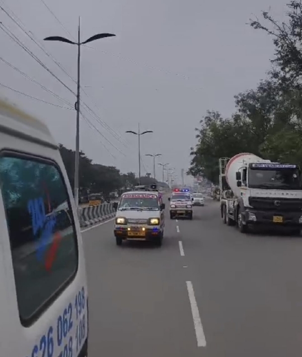 Emergency escort provided for an elderly man from Kerala; Coimbatore’s superheroes bring pride to Tamil Nadu. Emergency escort provided for an elderly man from Kerala; Coimbatore’s superheroes bring pride to Tamil Nadu.