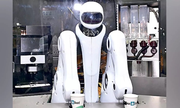 40 வினாடிகளில் 4 வகை காபி தயார் செய்யும் ரோபோ 40 வினாடிகளில் 4 வகை காபி தயார் செய்யும் ரோபோ