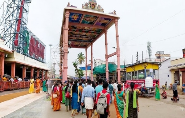 பழனி கோயிலில் கார்த்திகை தீபத் திருவிழா நவ 27 ஆம் தேதி தொடக்கம் பழனி கோயிலில் கார்த்திகை தீபத் திருவிழா நவ 27 ஆம் தேதி தொடக்கம்