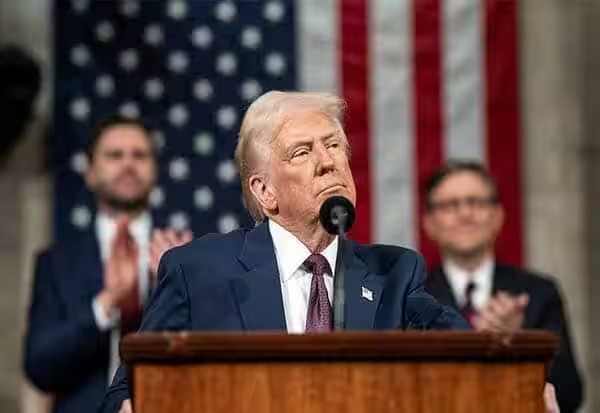 தனது உரையை திருத்தி வெளியிட்டதாக பிபிசி மீது 5 பில்லியன் டாலர்கள் நஷ்ட ஈடு கேட்டு வழக்கு தொடர போவதாக டிரம்ப் அறிவிப்பு தனது உரையை திருத்தி வெளியிட்டதாக பிபிசி மீது 5 பில்லியன் டாலர்கள் நஷ்ட ஈடு கேட்டு வழக்கு தொடர போவதாக டிரம்ப் அறிவிப்பு