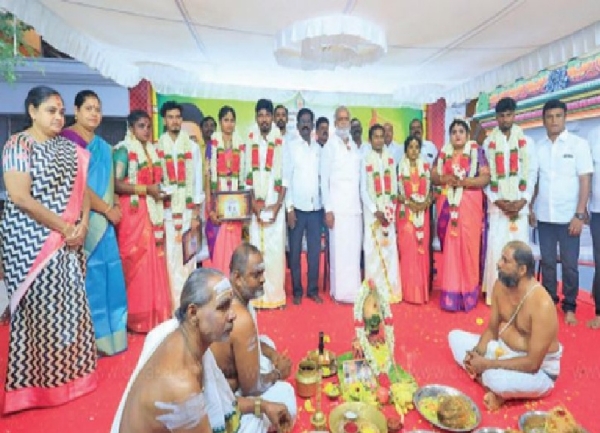 திமுக அரசு பொறுப்பேற்ற பின்னர் இதுவரை 3,813 கோயில்களுக்கு குடமுழுக்கு நடத்தப்பட்டுள்ளது - அமைச்சர் சேகர்பாபு தகவல் திமுக அரசு பொறுப்பேற்ற பின்னர் இதுவரை 3,813 கோயில்களுக்கு குடமுழுக்கு நடத்தப்பட்டுள்ளது - அமைச்சர் சேகர்பாபு தகவல்