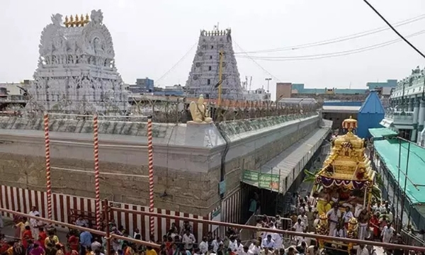 நாளை திருச்சானூர் பத்மாவதி தாயார் கோவிலில் கார்த்திகை பிரம்மோற்சவ விழா கொடியேற்றம் - தினமும் காலை 8 மணியில் இருந்து 10 மணி வரையிலும் இரவு 7 மணியில் இருந்து 9 மணி வரையிலும் வாகன சேவைகள் நாளை திருச்சானூர் பத்மாவதி தாயார் கோவிலில் கார்த்திகை பிரம்மோற்சவ விழா கொடியேற்றம் - தினமும் காலை 8 மணியில் இருந்து 10 மணி வரையிலும் இரவு 7 மணியில் இருந்து 9 மணி வரையிலும் வாகன சேவைகள்