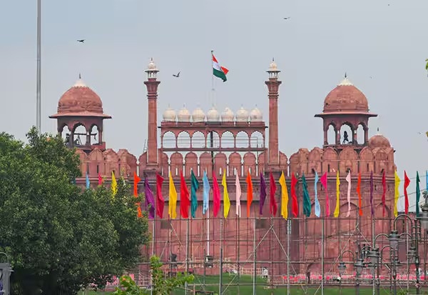 இன்று முதல் டில்லி செங்கோட்டை பார்வையாளர்களுக்காக மீண்டும் திறக்கப்படும் - இந்திய தொல்பொருள் ஆய்வு நிறுவனம் அறிவிப்பு இன்று முதல் டில்லி செங்கோட்டை பார்வையாளர்களுக்காக மீண்டும் திறக்கப்படும் - இந்திய தொல்பொருள் ஆய்வு நிறுவனம் அறிவிப்பு