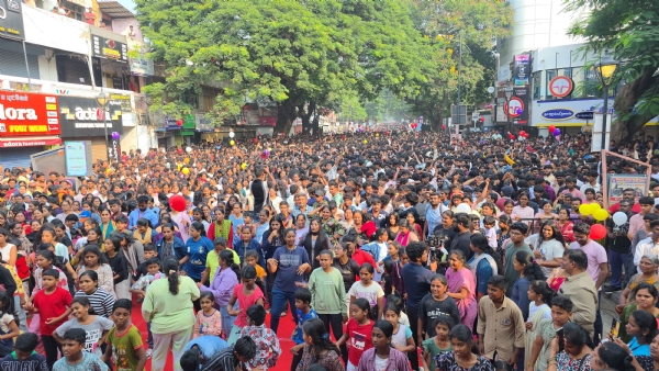 The ‘Happy Street’ event came alive once again in Coimbatore, with enthusiastic youngsters dancing and celebrating. The ‘Happy Street’ event came alive once again in Coimbatore, with enthusiastic youngsters dancing and celebrating.