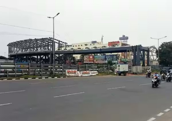 ரூ 79 கோடி மதிப்பில் உருவாக்கி வரும் கிளாம்பாக்கம் உயர்மட்ட நடைபால பணிகளை ஜன., 15ம் தேதிக்குள் முடிக்க திட்டம் - சி.எம்.டி.ஏ தகவல் ரூ 79 கோடி மதிப்பில் உருவாக்கி வரும் கிளாம்பாக்கம் உயர்மட்ட நடைபால பணிகளை ஜன., 15ம் தேதிக்குள் முடிக்க திட்டம் - சி.எம்.டி.ஏ தகவல்